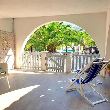 Mit Grill Und Gemeinsamem Pool Διαμέρισμα