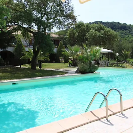 Mit Grill Und Gemeinsamem Pool Apartment
